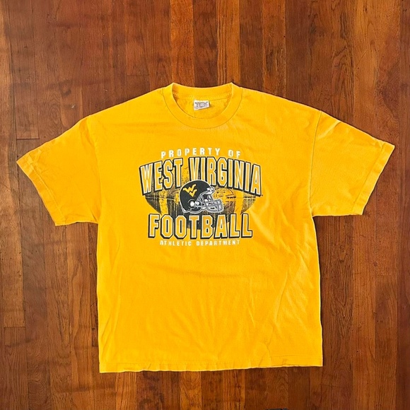 Vintage West Virginia University WVU Football Collegiate Graphic T-shirt - Picture 1 of 4